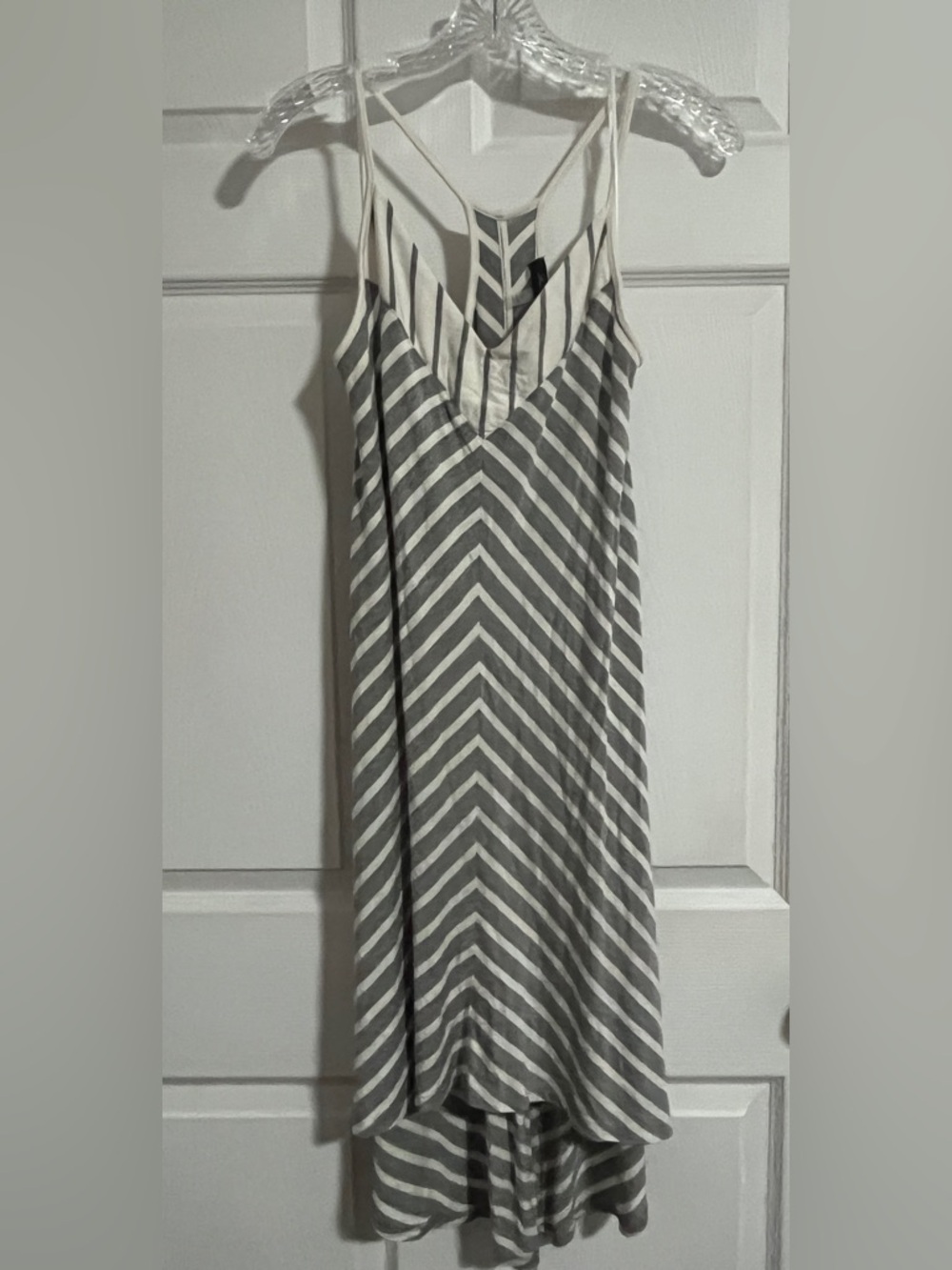 Laila Jayde Gray/White Striped Knit Shift Dress V-Neck Strappy Knee L
LJD3903NRW
